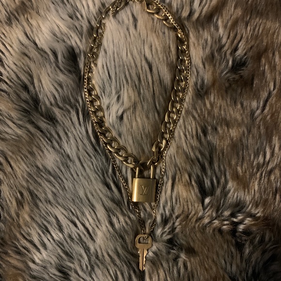 Louis Vuitton lock and key necklace - Picture 1 of 3